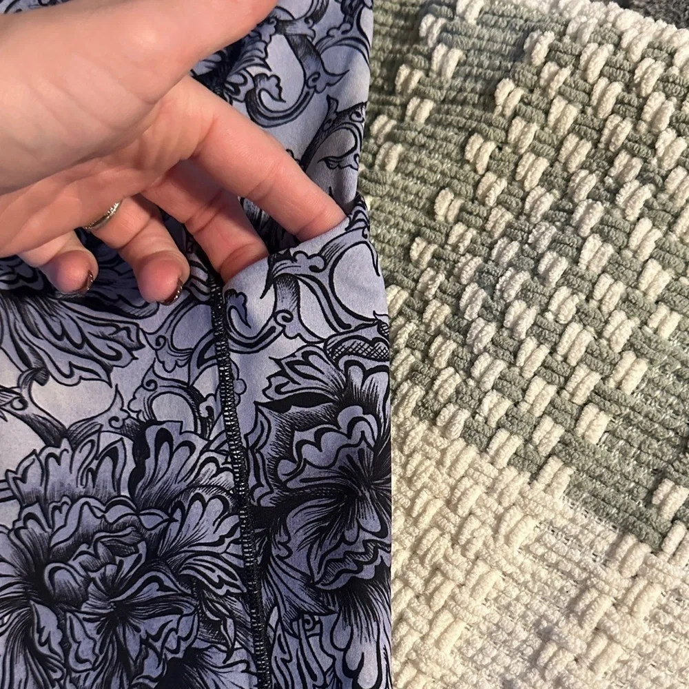 Women’s lululemon floral leggings